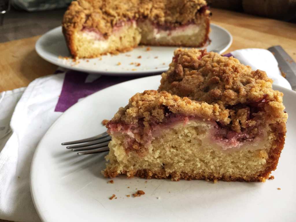 Strawberry Crumble Cake