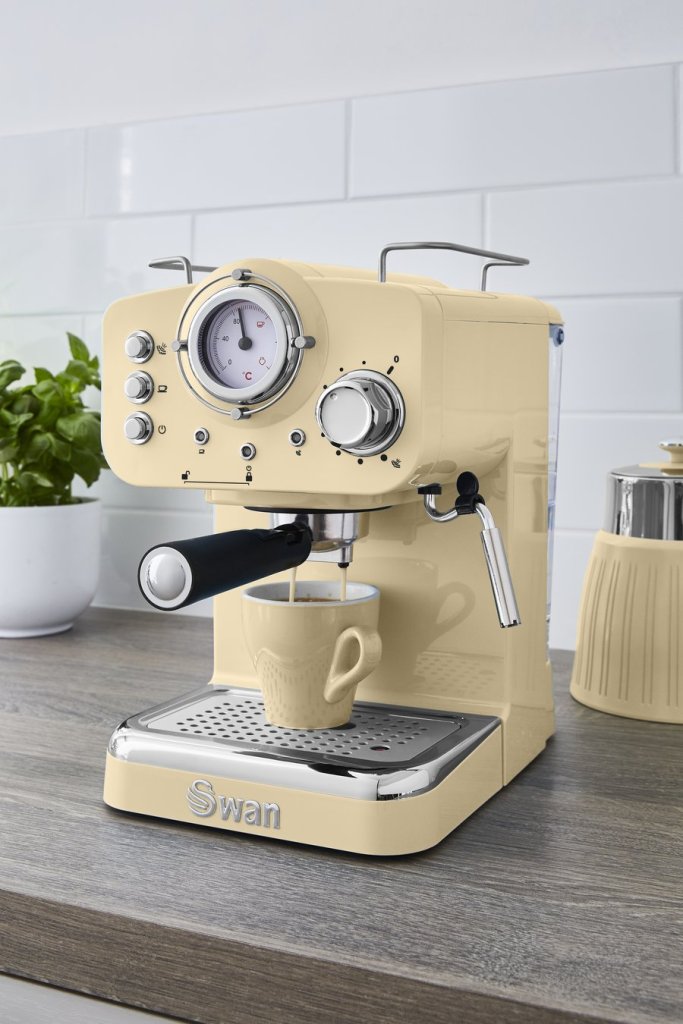 Review: Swan Retro Pump Espresso Coffee Machine SK22110CN
