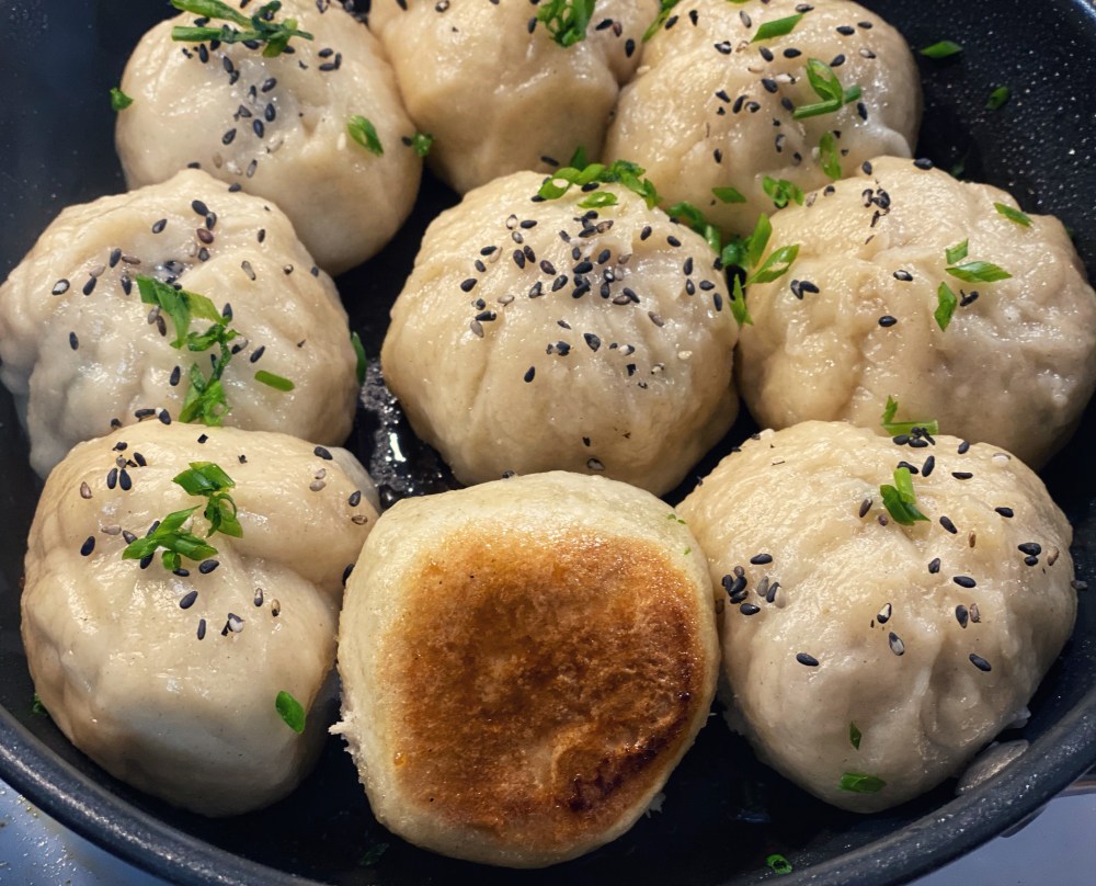 Pan-fried Chinese pork buns